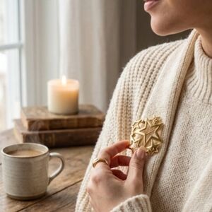 Vintage-supply Women's Gold colored star cluster b brooch pin